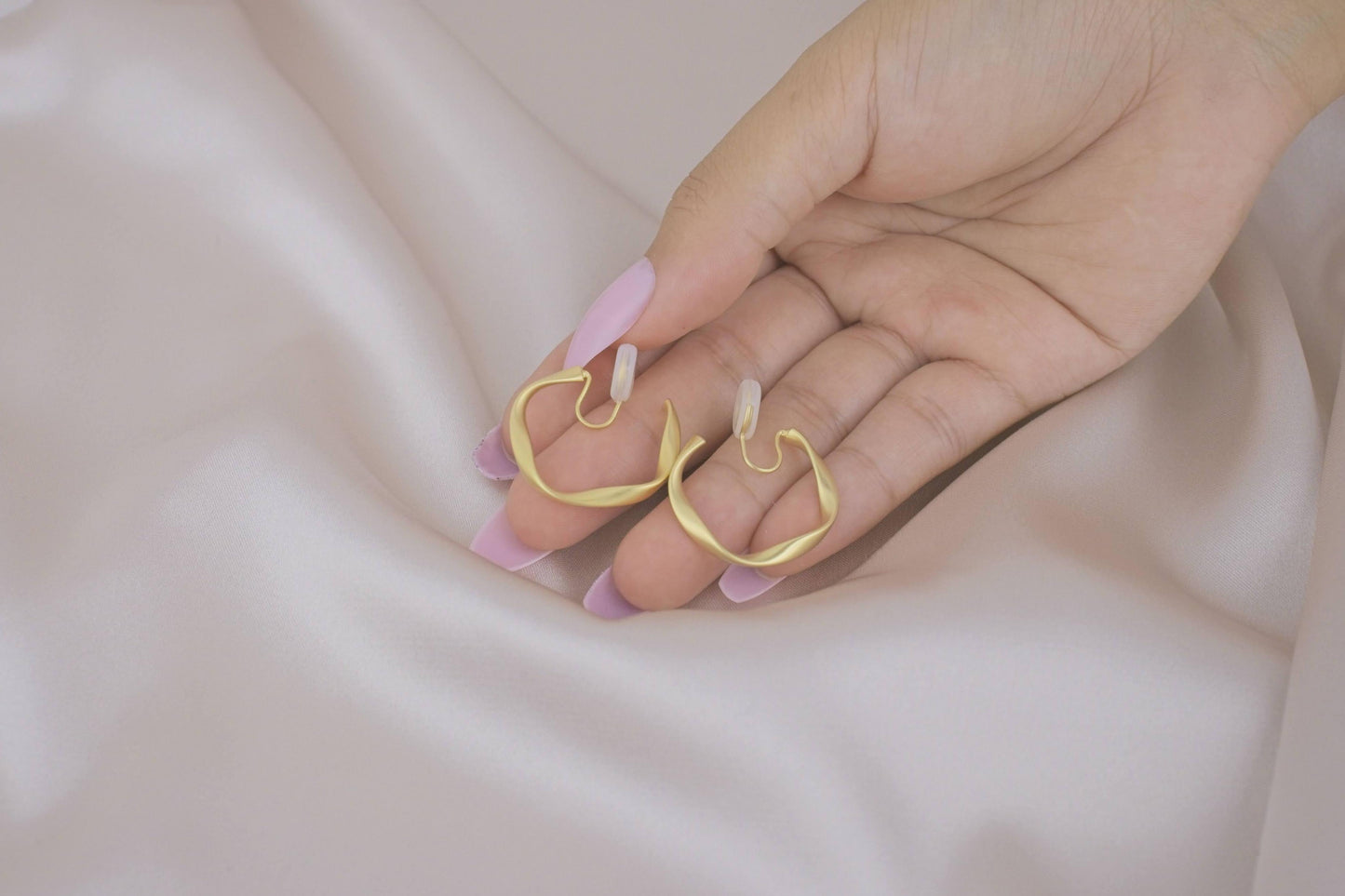 Elegant Irregular Hoop C-Shape Gold Clip-On Earring image 2
