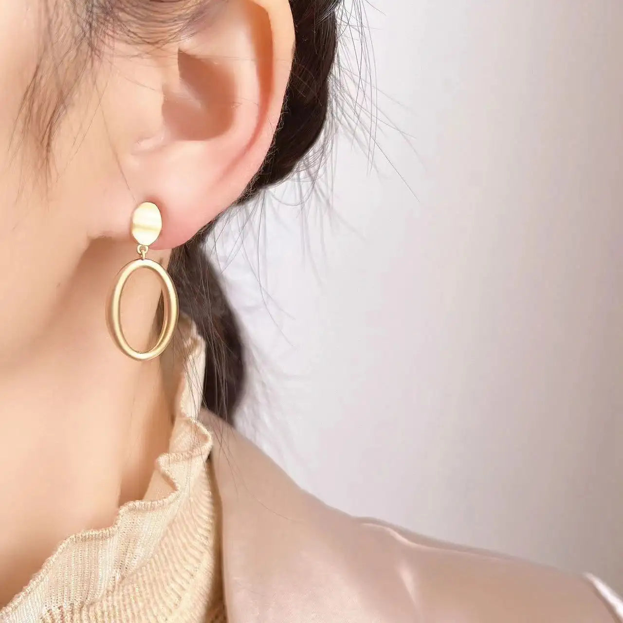 Oval Hoop - Clip On earring - Gold
