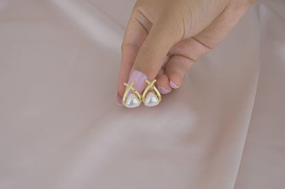 Soft Triangle Pearl Gold Clip-On Earring image 1