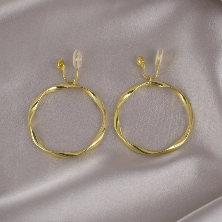 Elegant irregular hoop earring Gold clip on cover image