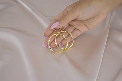 Elegant irregular hoop earring gold clip on image 2