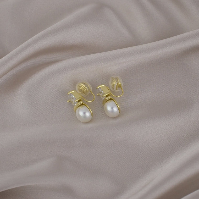 Elegant Zircon and Pearl Gold Clip-On Earring image 1