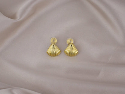 Coastal Shell Gold and Silver Clip-On Earring image 1
