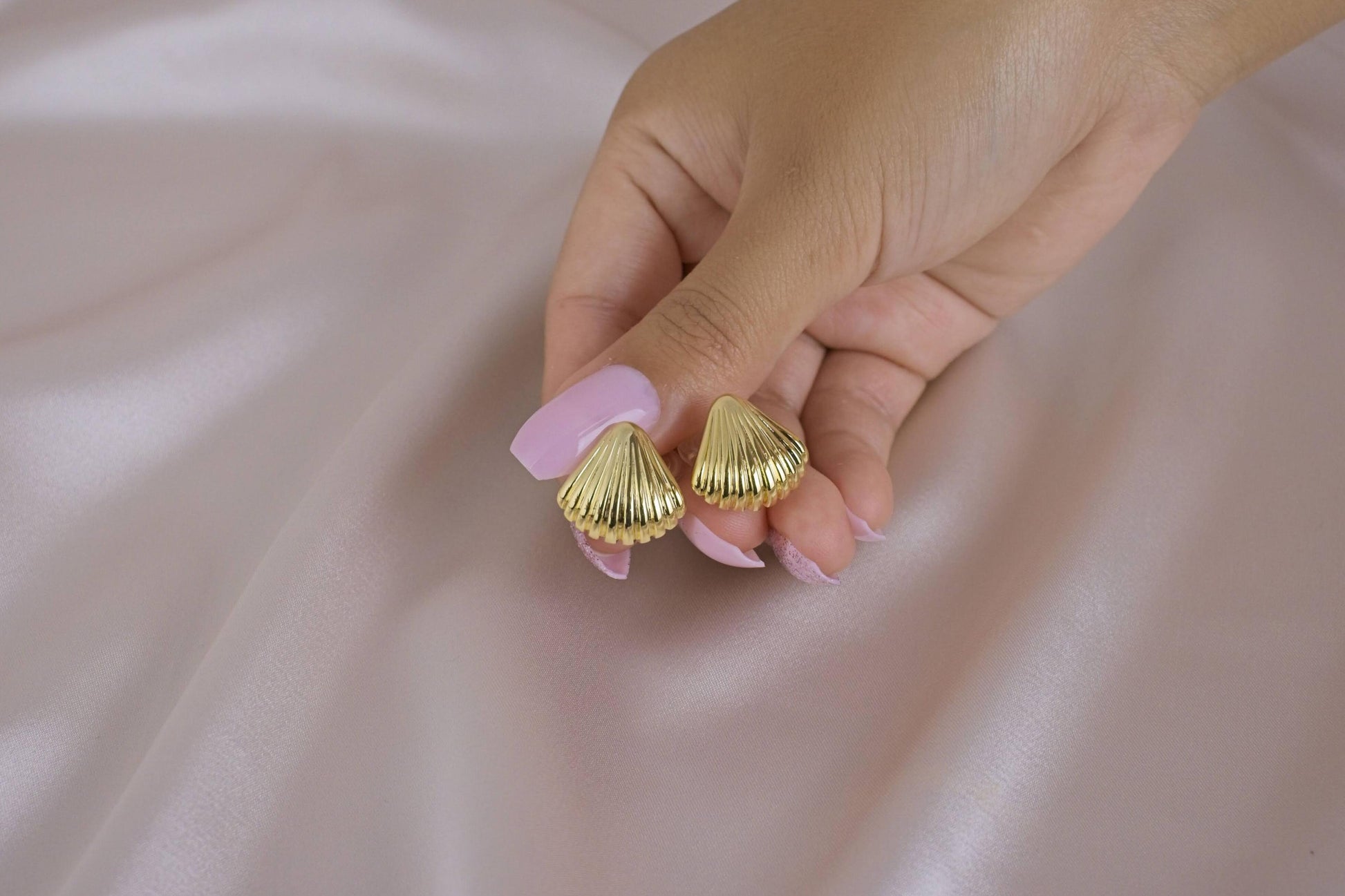 Coastal Shell Gold and Silver Clip-On Earring image 2