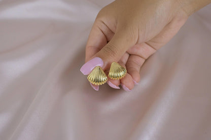 Coastal Shell Gold and Silver Clip-On Earring image 2