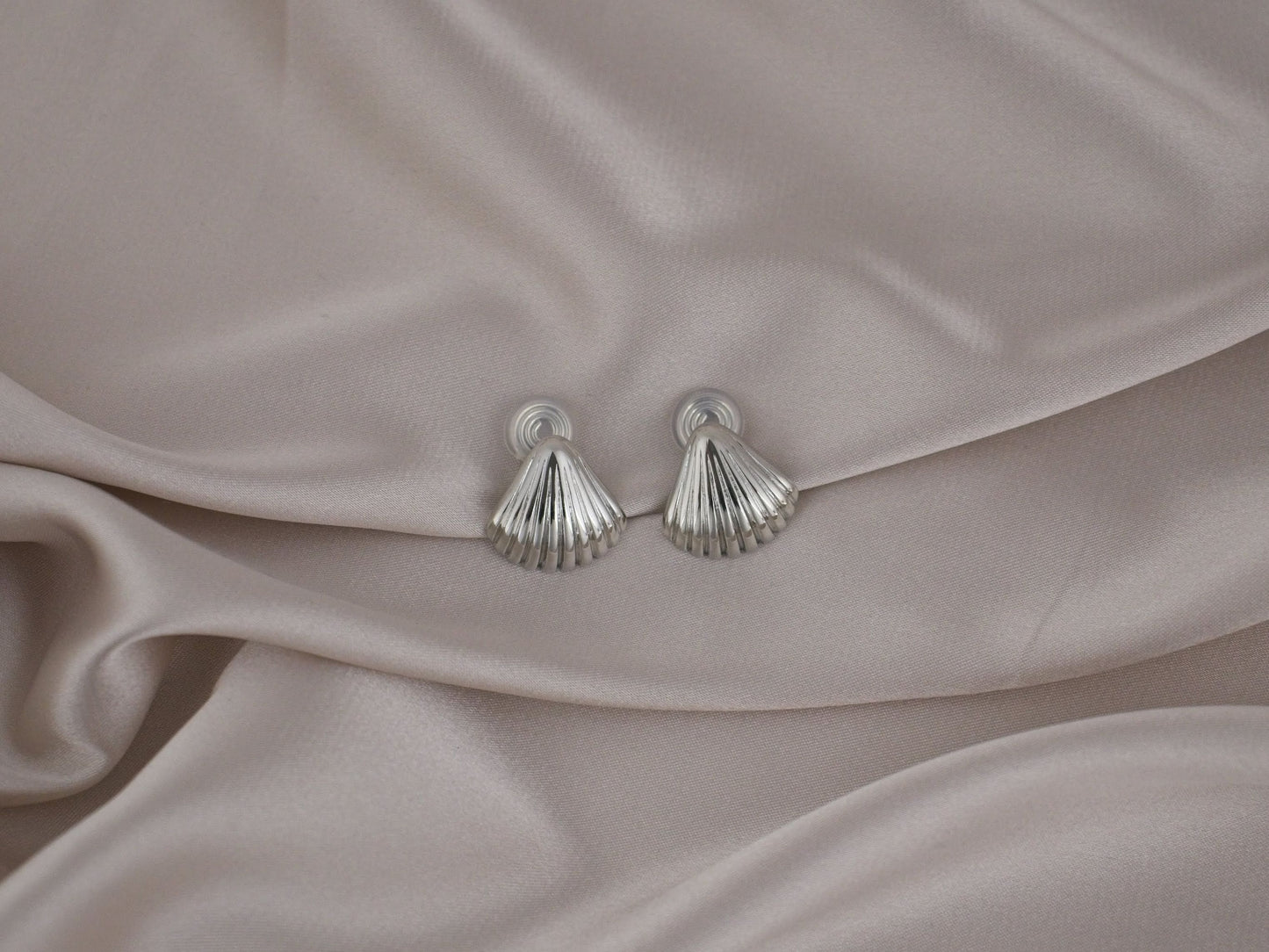 Coastal Shell Gold and Silver Clip-On Earring image 4