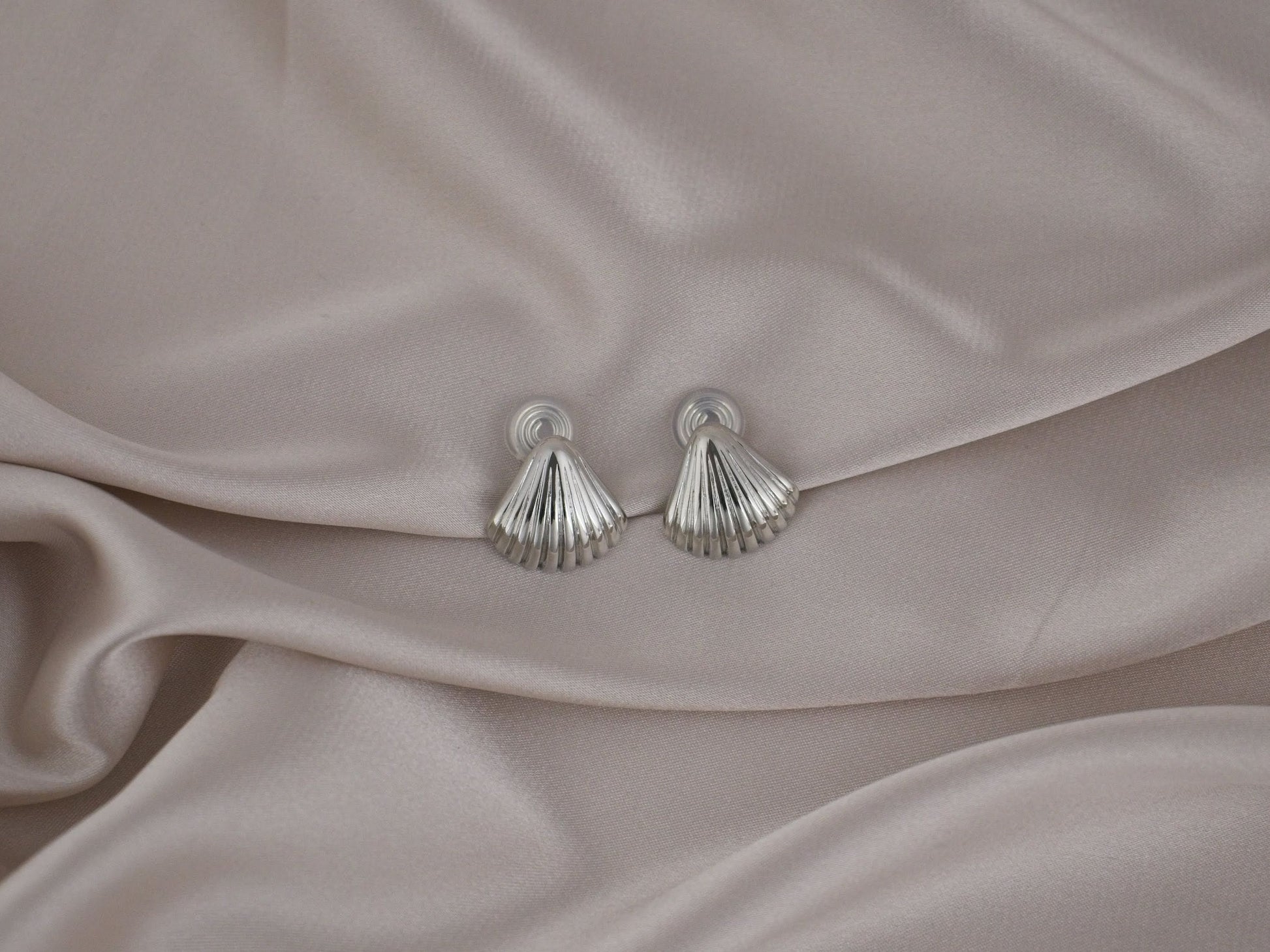 Coastal Shell Gold and Silver Clip-On Earring image 4