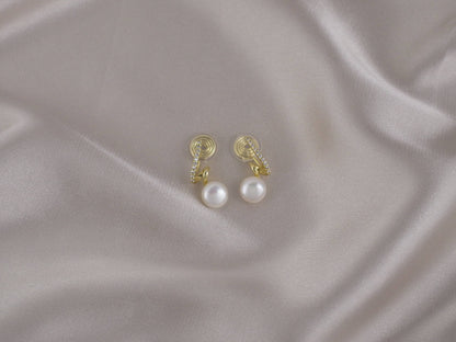 Lightning Pearl Cuff Zircon Gold Clip-On Earring image 0