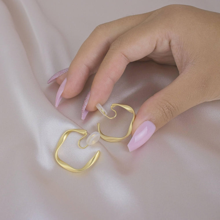Elegant Irregular Hoop C-Shape Gold Clip-On Earring image 1