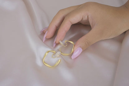 Elegant Irregular Hoop C-Shape Gold Clip-On Earring image 1