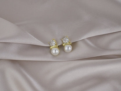 Elegant Zircon and Pearl Gold Clip-On Earring image 0