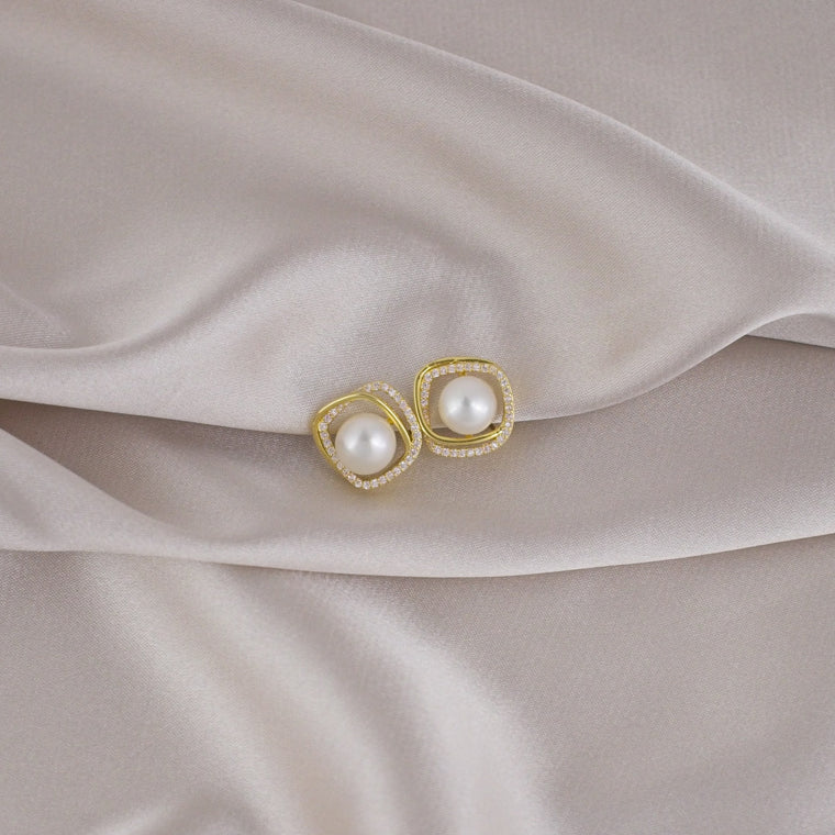 Elegant Freshwater Pearl and Zircon Gold Clip-On Earring image 0