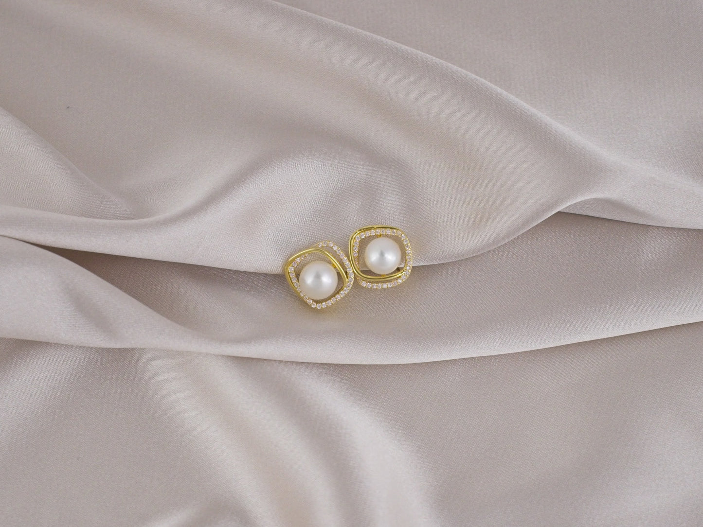 Elegant Freshwater Pearl and Zircon Gold Clip-On Earring image 0