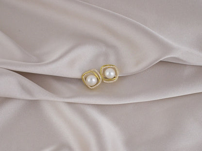 Elegant Freshwater Pearl and Zircon Gold Clip-On Earring image 0