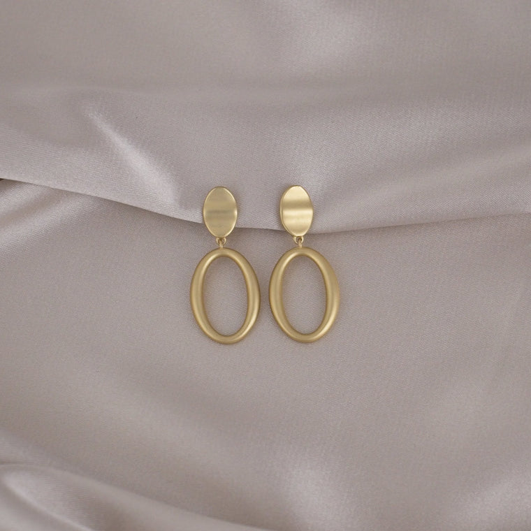 Elegant Oval Bold Hoop Gold Clip-On Earring image 0