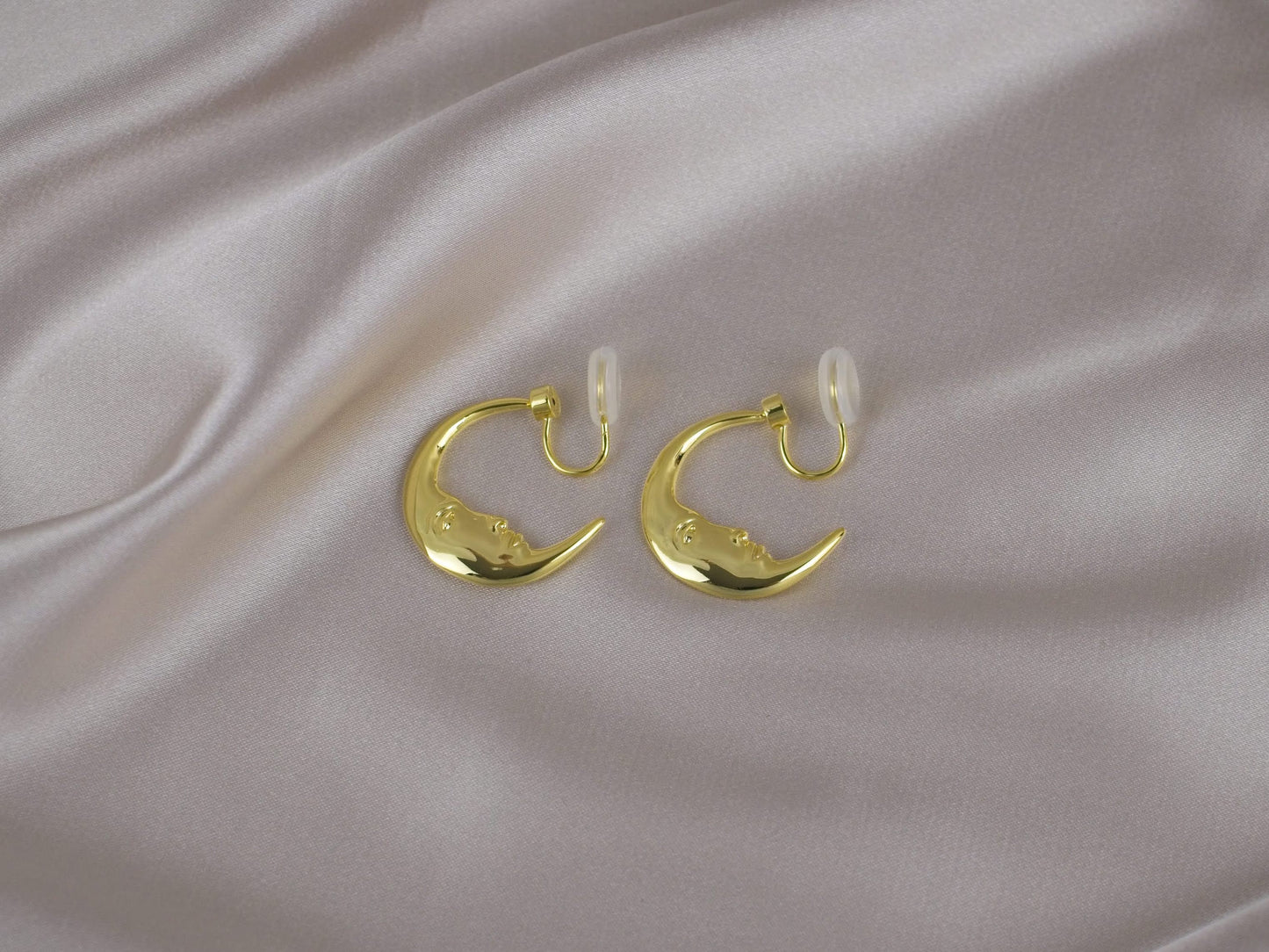 Charm Wanning Moon Gold Clip-On Earring image 0