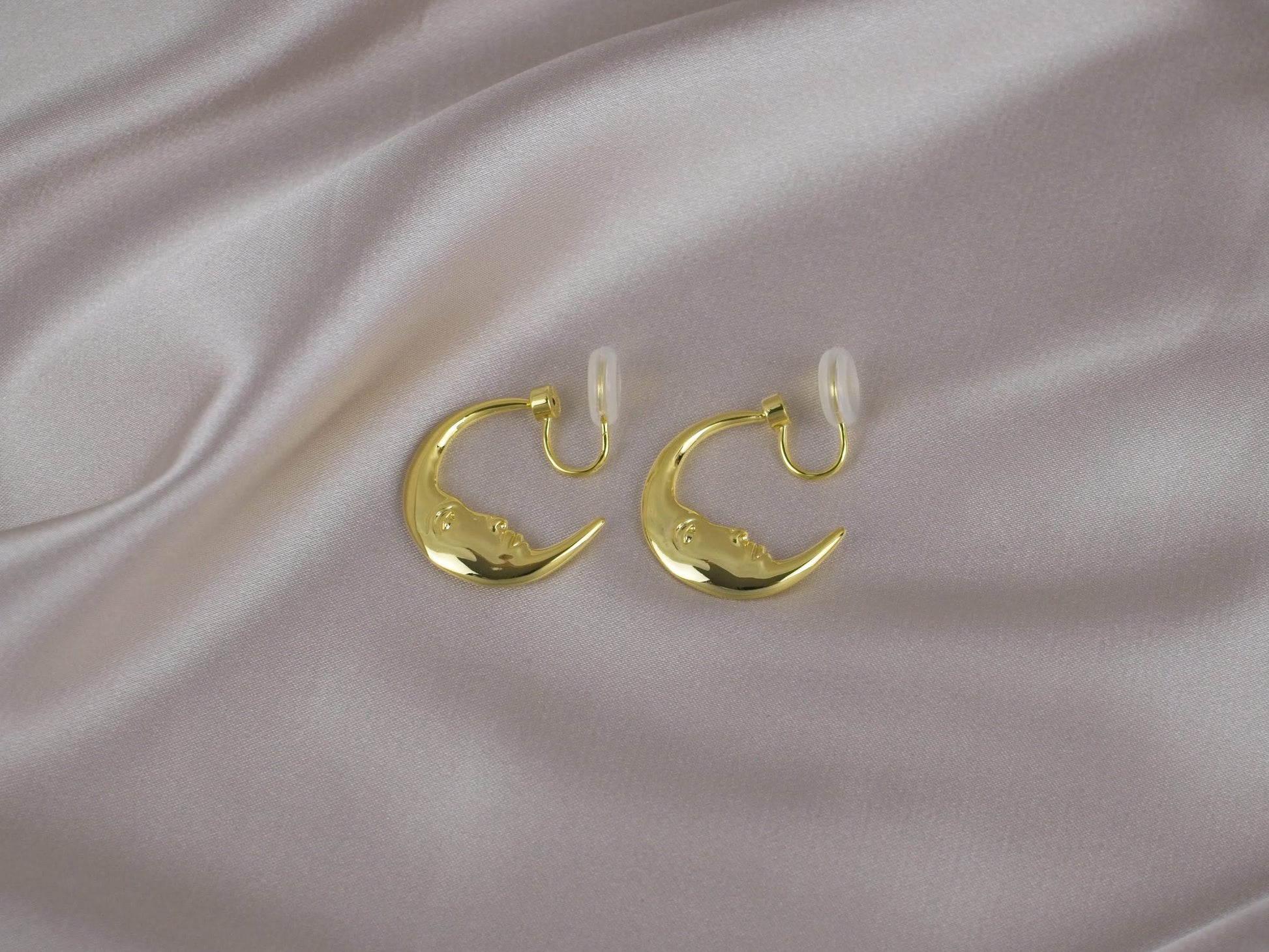 Charm Wanning Moon Gold Clip-On Earring image 0