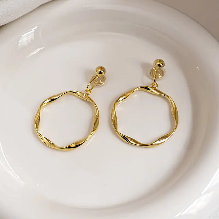 Irregular Hoop - Clip on earring - Gold